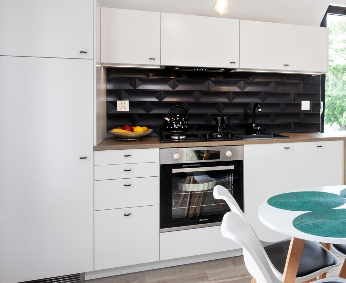Apartament Hazelnut Apartment กดิเนีย ภายนอก รูปภาพ