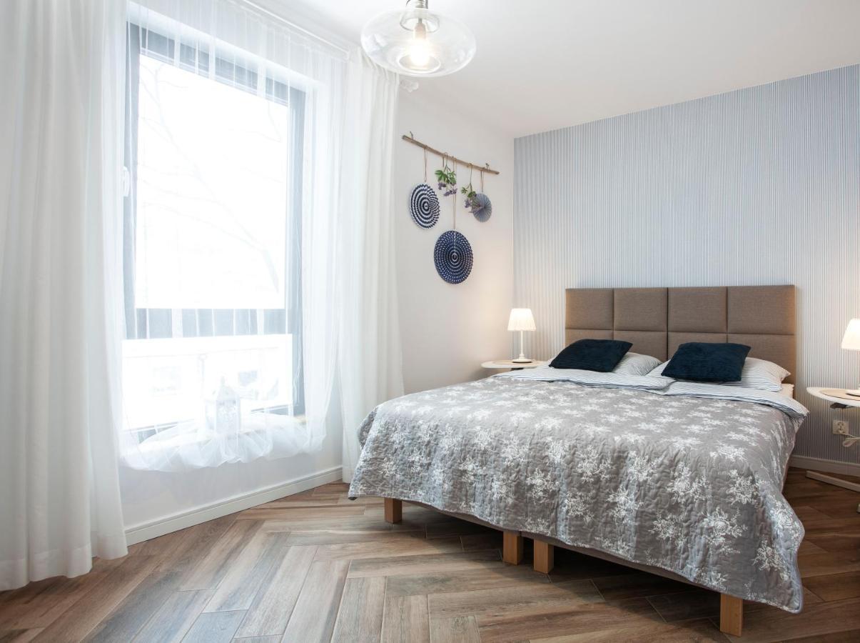 Apartament Hazelnut Apartment กดิเนีย ภายนอก รูปภาพ