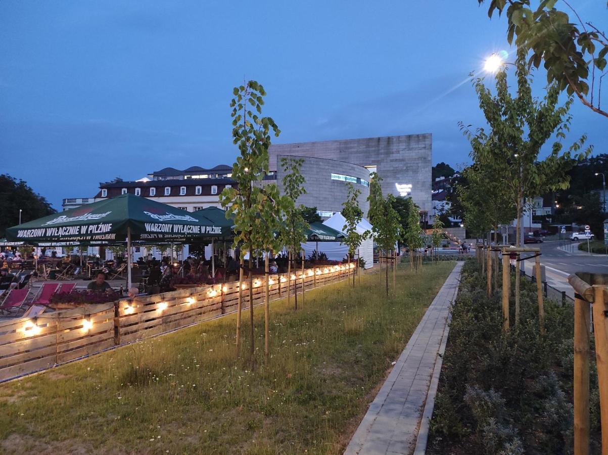 Apartament Hazelnut Apartment กดิเนีย ภายนอก รูปภาพ